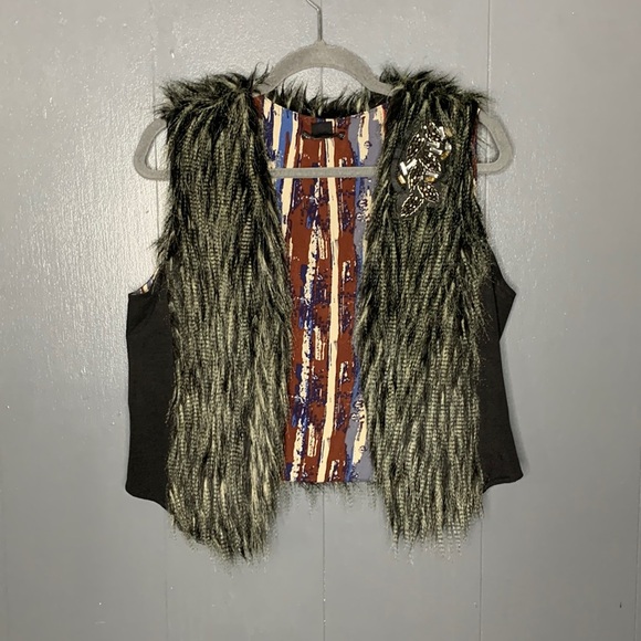 Miss Me faux fur vest Size Large - Picture 2 of 9